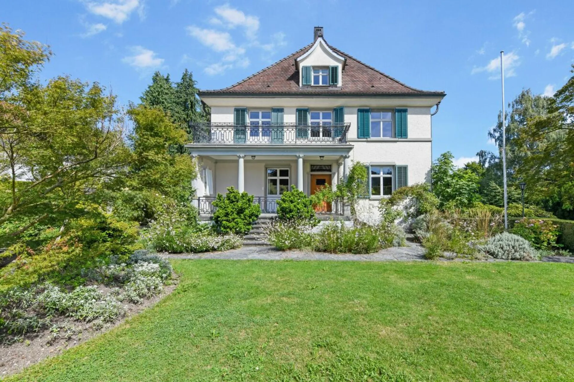 Historische Jugendstilvilla mit Charme, grossem Garten und viel Platz für Ihre Wohnträume