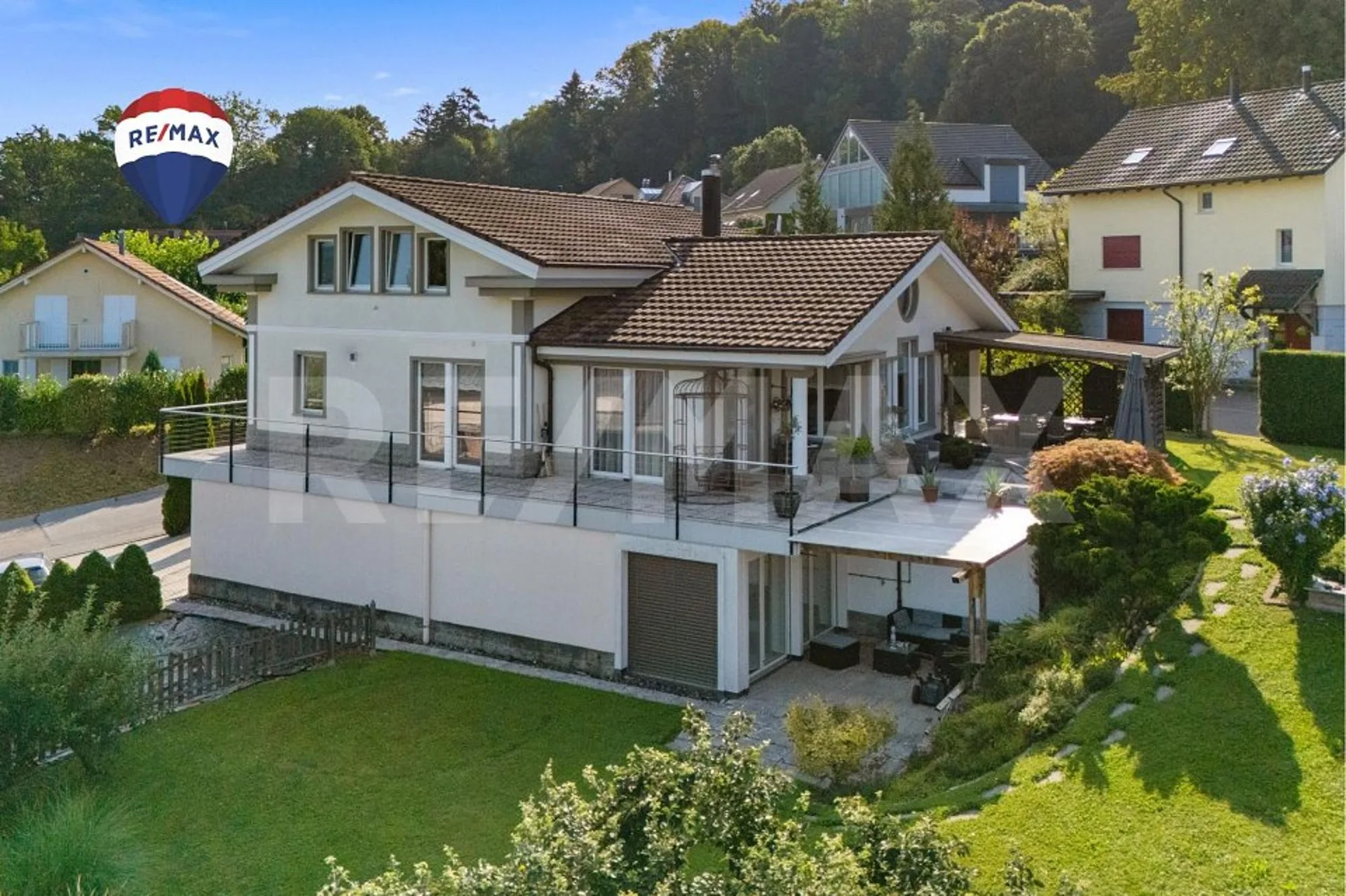 Grande casa per generazioni con vista panoramica, appartamento e riserva di sviluppo
