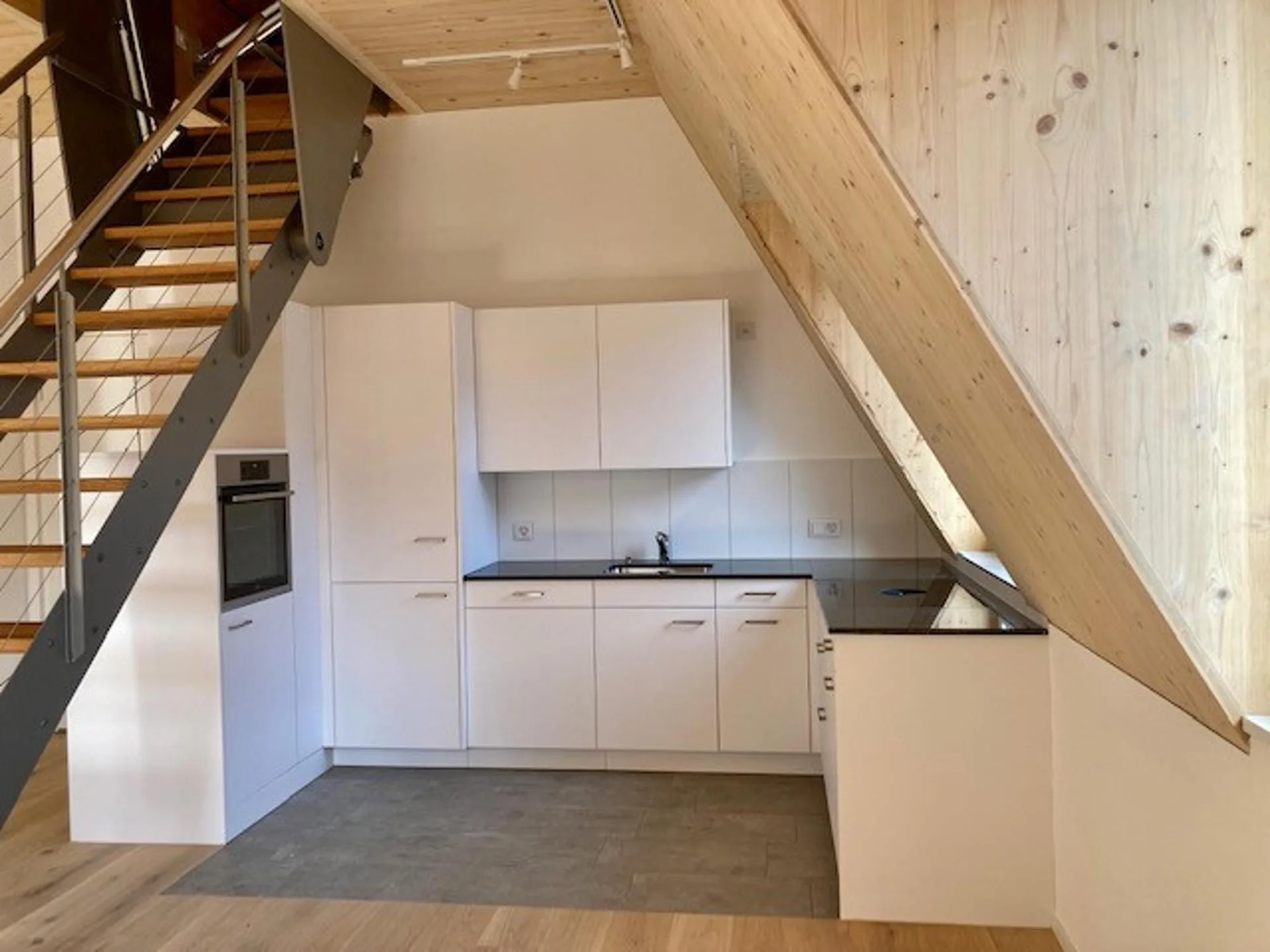 2.5-Zimmer-Dachwohnung 59m2 mit Dachterrasse 60m2