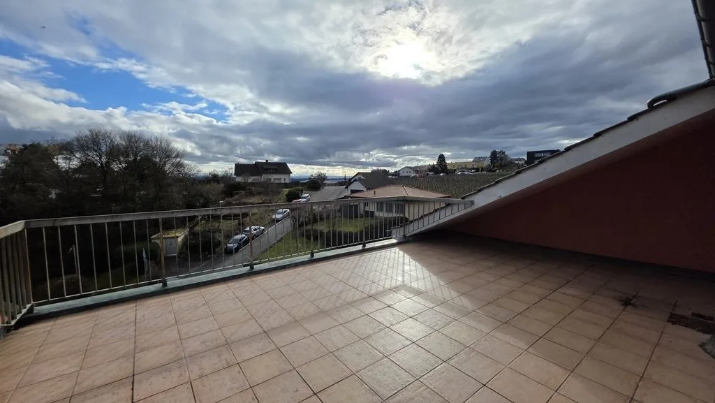 MAGNIFIQUE TRIPLEX DE 130M2 AVEC TERRASSE PRIVATIVE DE 30M2 & GARAGE