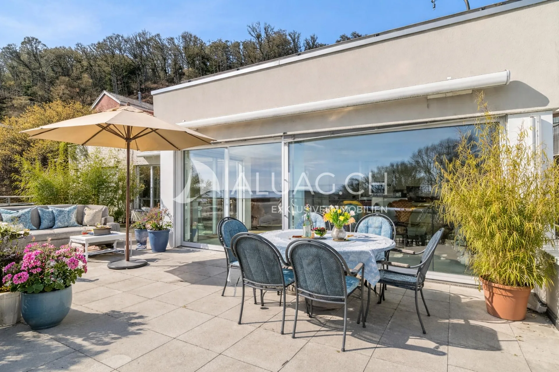 TERRASSENWOHNUNG MIT TRAUMHAFTER SEESICHT