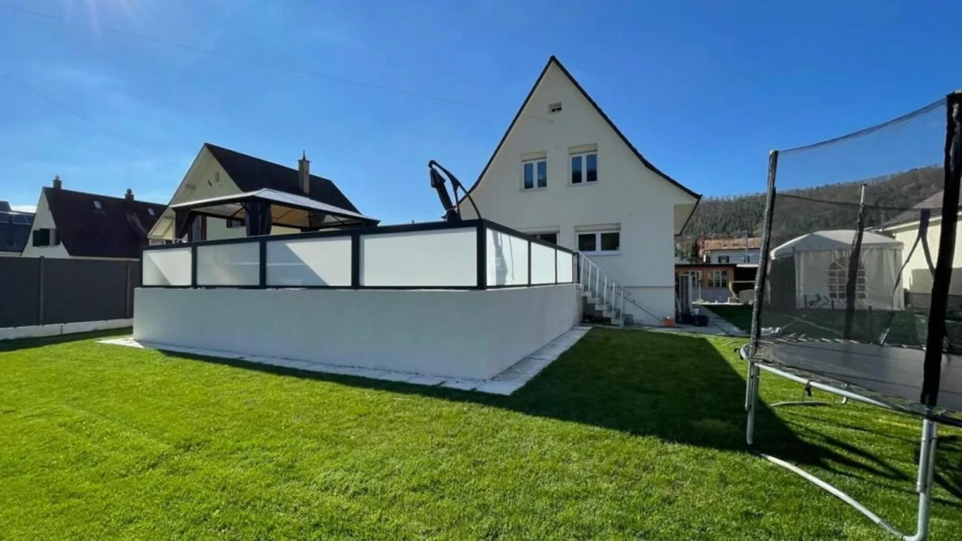 WOHNEN UND WOHLFÜHLEN - MODERNISIERTES EINFAMILIENHAUS MIT CHARME