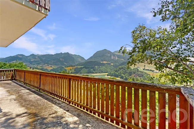 Panoramablick und authentischer Charme Ein Chalet zum Neuerfinden