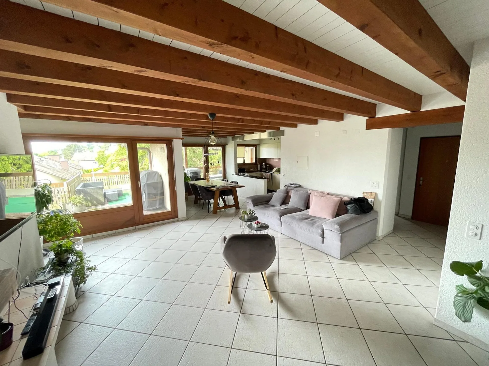 Charmantes Dachwohnung mit großer privater Terrasse