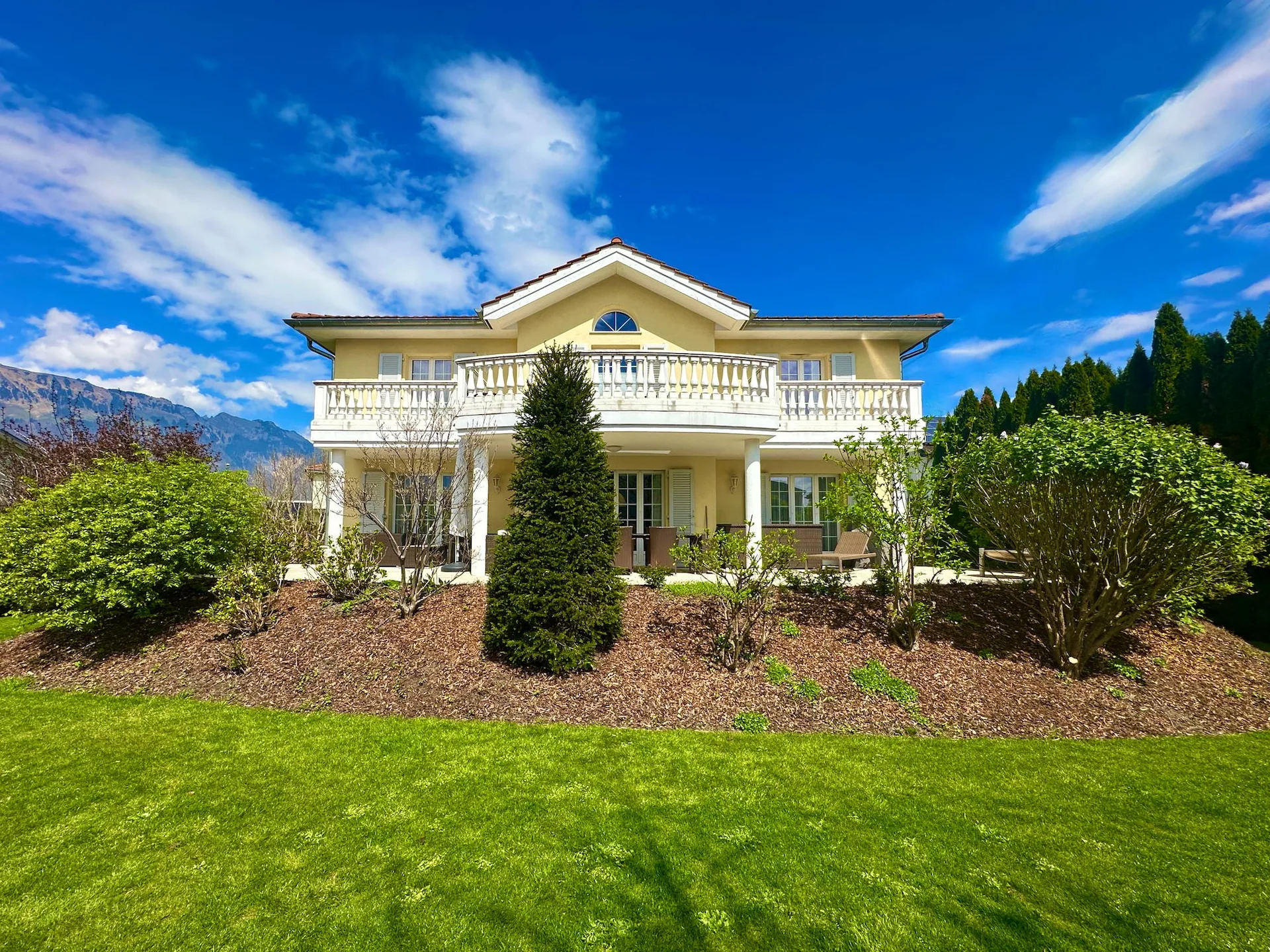 RESERVIERT! Premium-Einfamilienhaus mit viel Platz & Privatsphäre in H