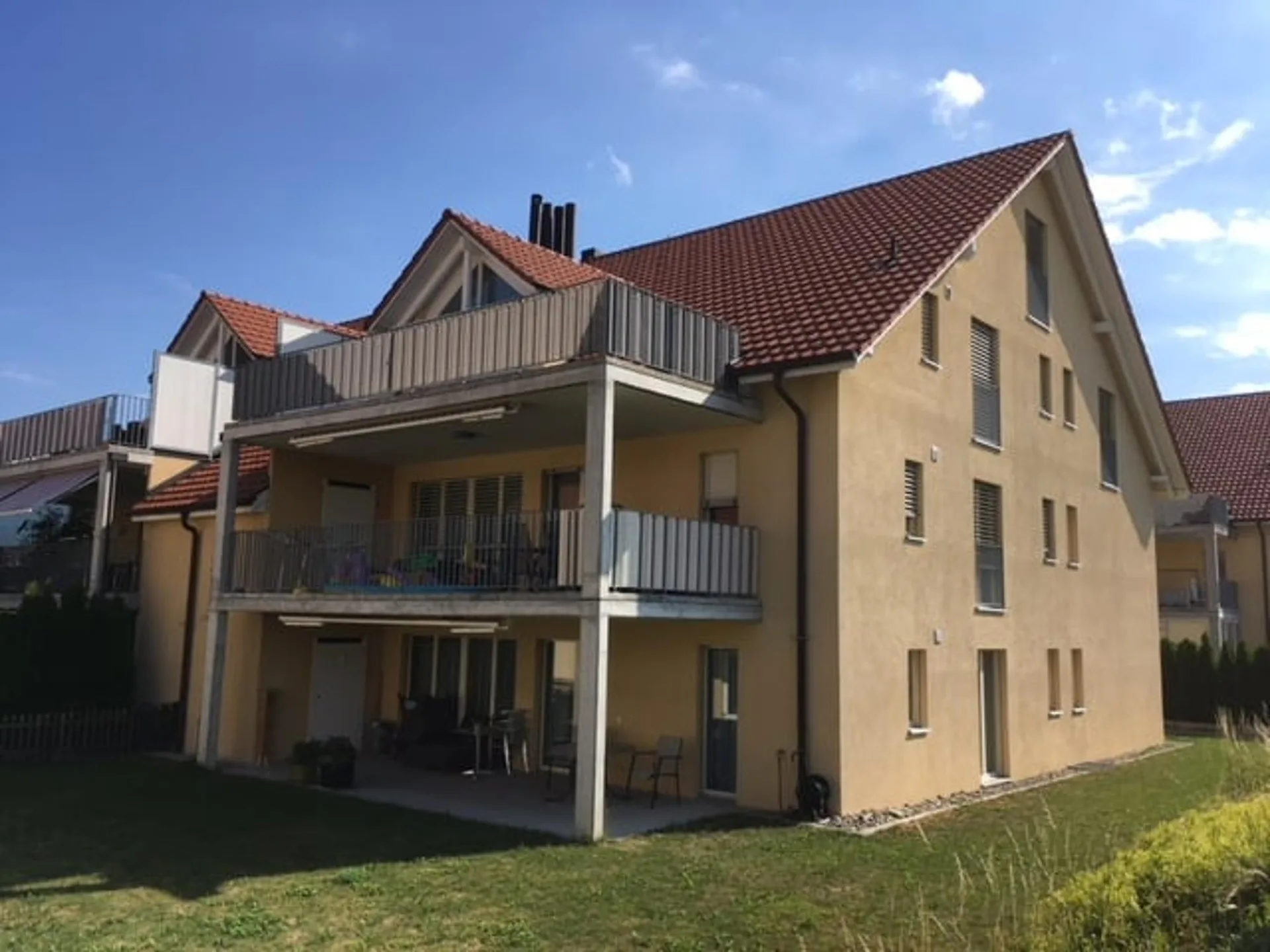 Large 5.5-room maisonette apartment