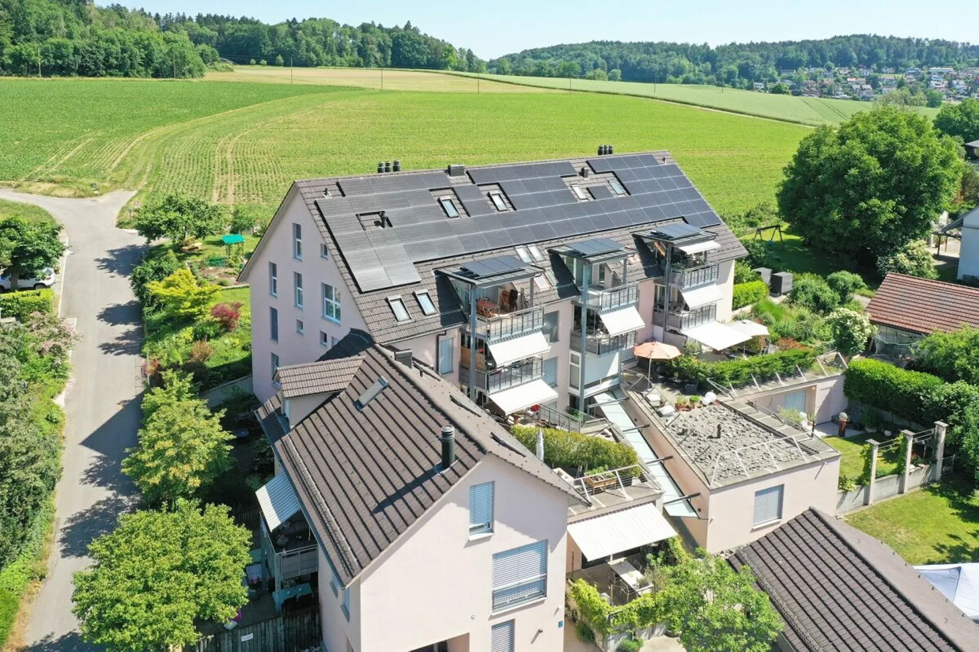Attraktive 2.5-Dachzimmerwohnung mit genialer Weitsicht auf die Berge