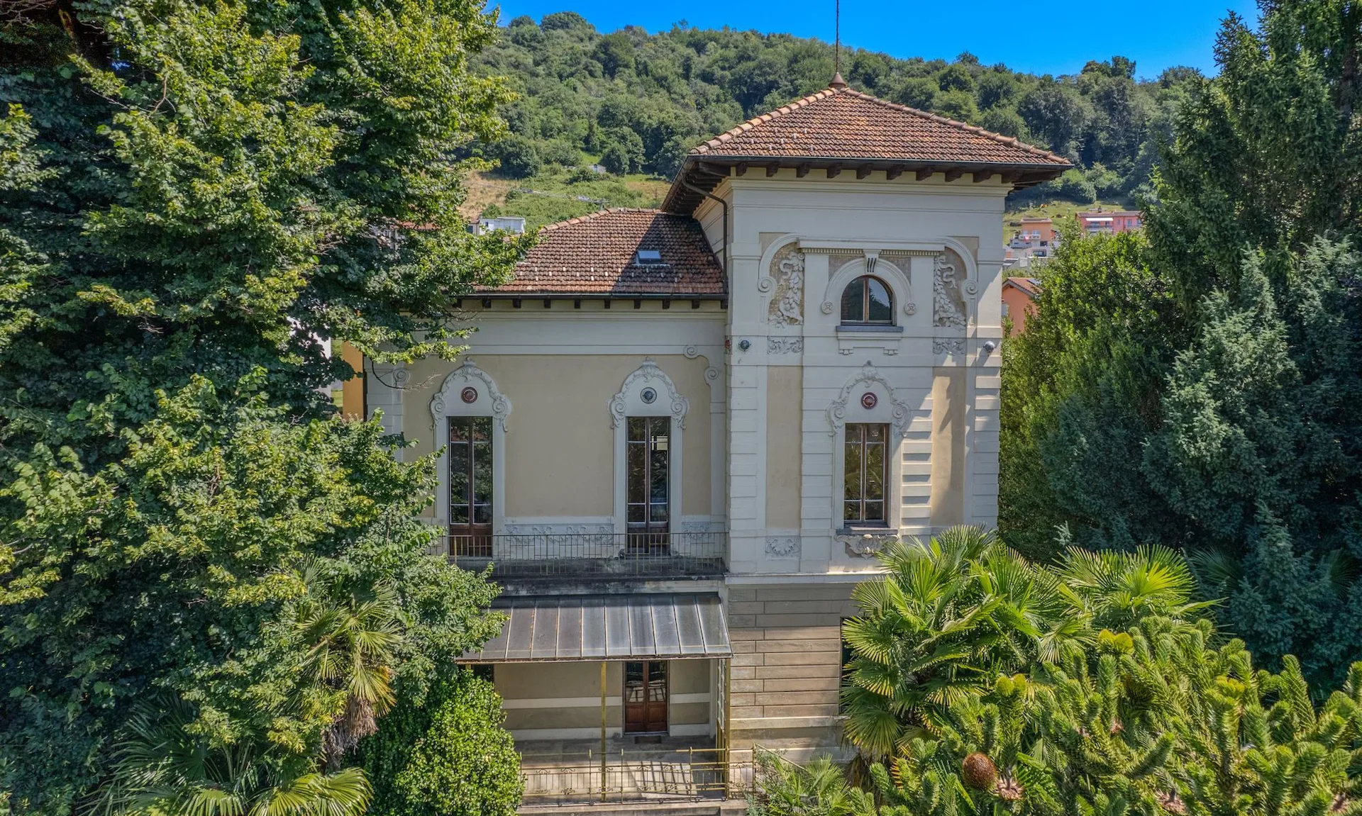 MERAVIGLIOSA VILLA D'EPOCA