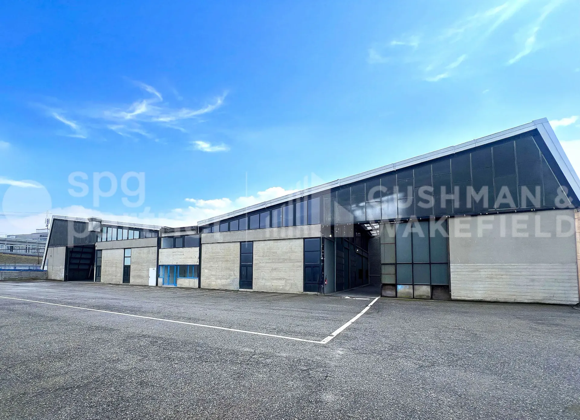 Atelier und Lager von 1'470 m² mit Außenhof in Petit-Lancy