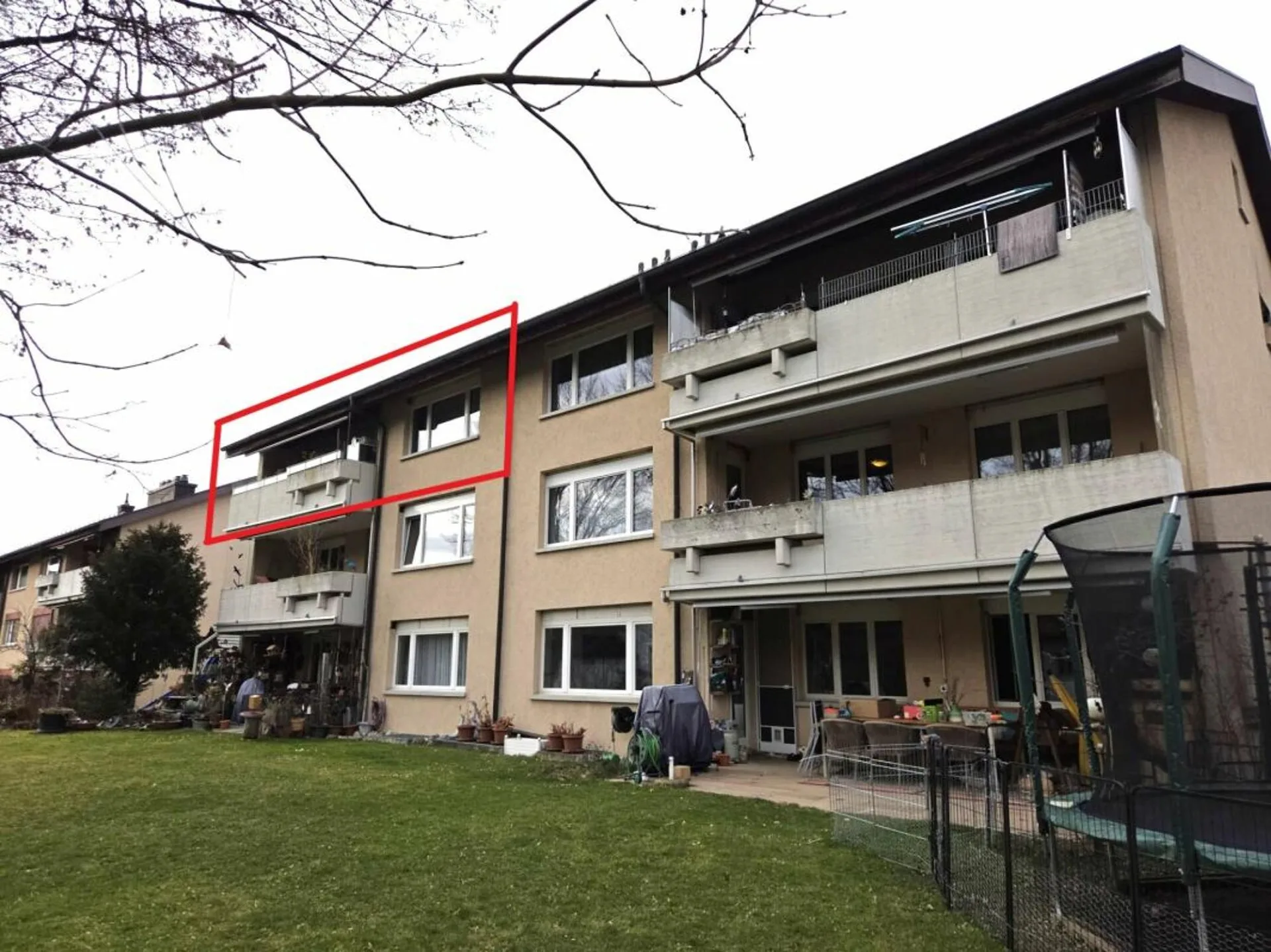 Zu verkaufen im Zihlackerring 13 in Turbenthal grosse 4.5 Zi.-Wohnung. Nur 2 Gehminuten bis ÖV.
