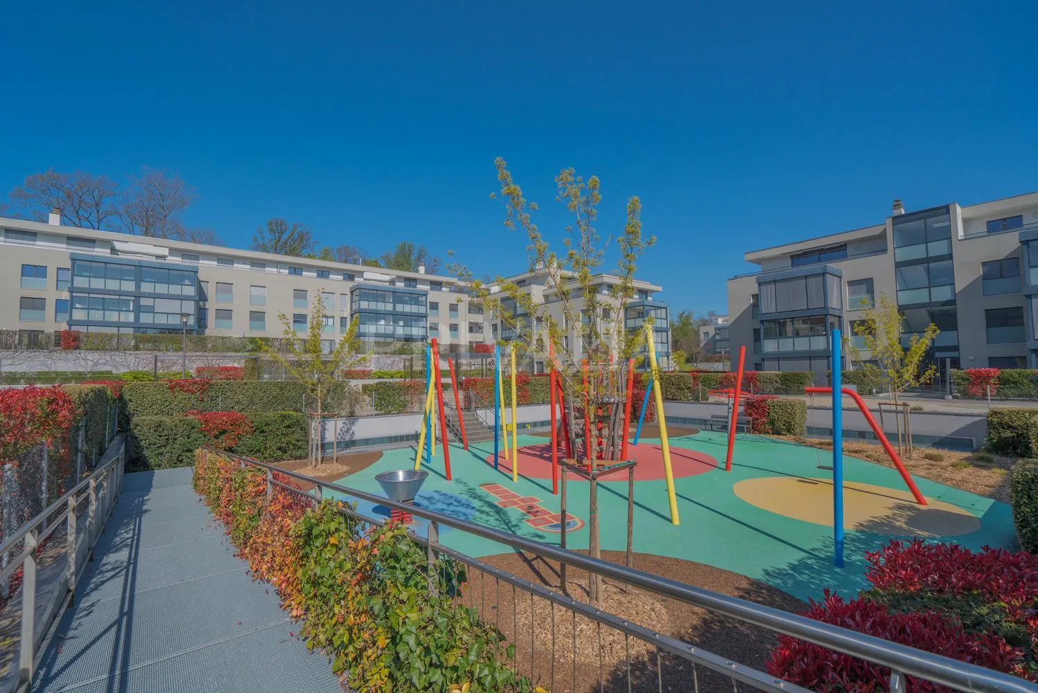 Bel appartement de 4.5 pièces au rez-de-chaussée avec jardin