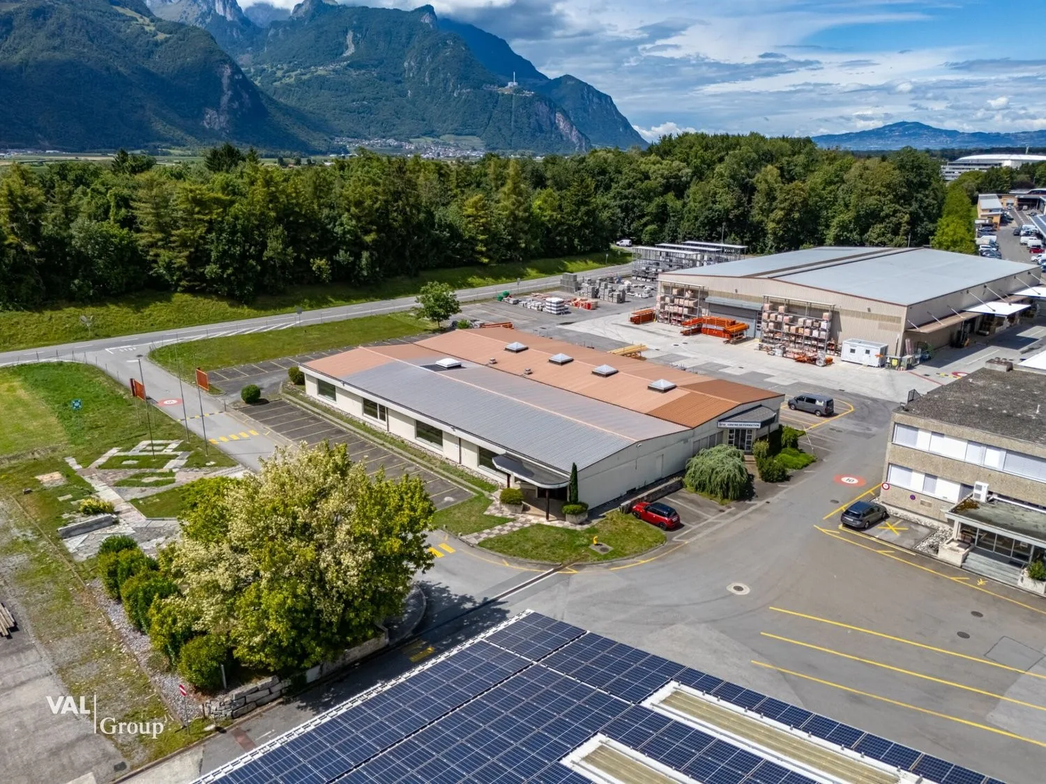 Espace administratif moderne et lumineux