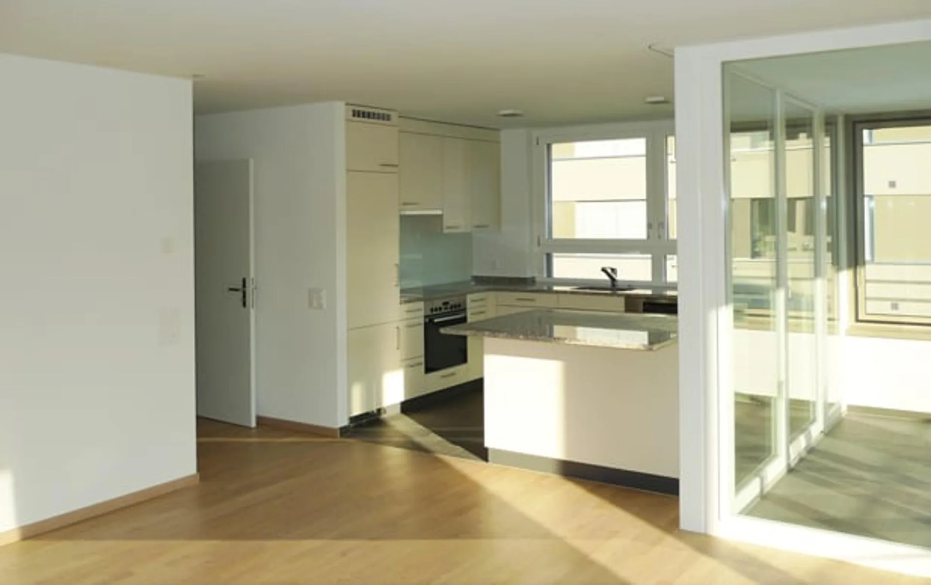Helle 4.5-Zimmer-Wohnung mit Balkon in Bottmingen