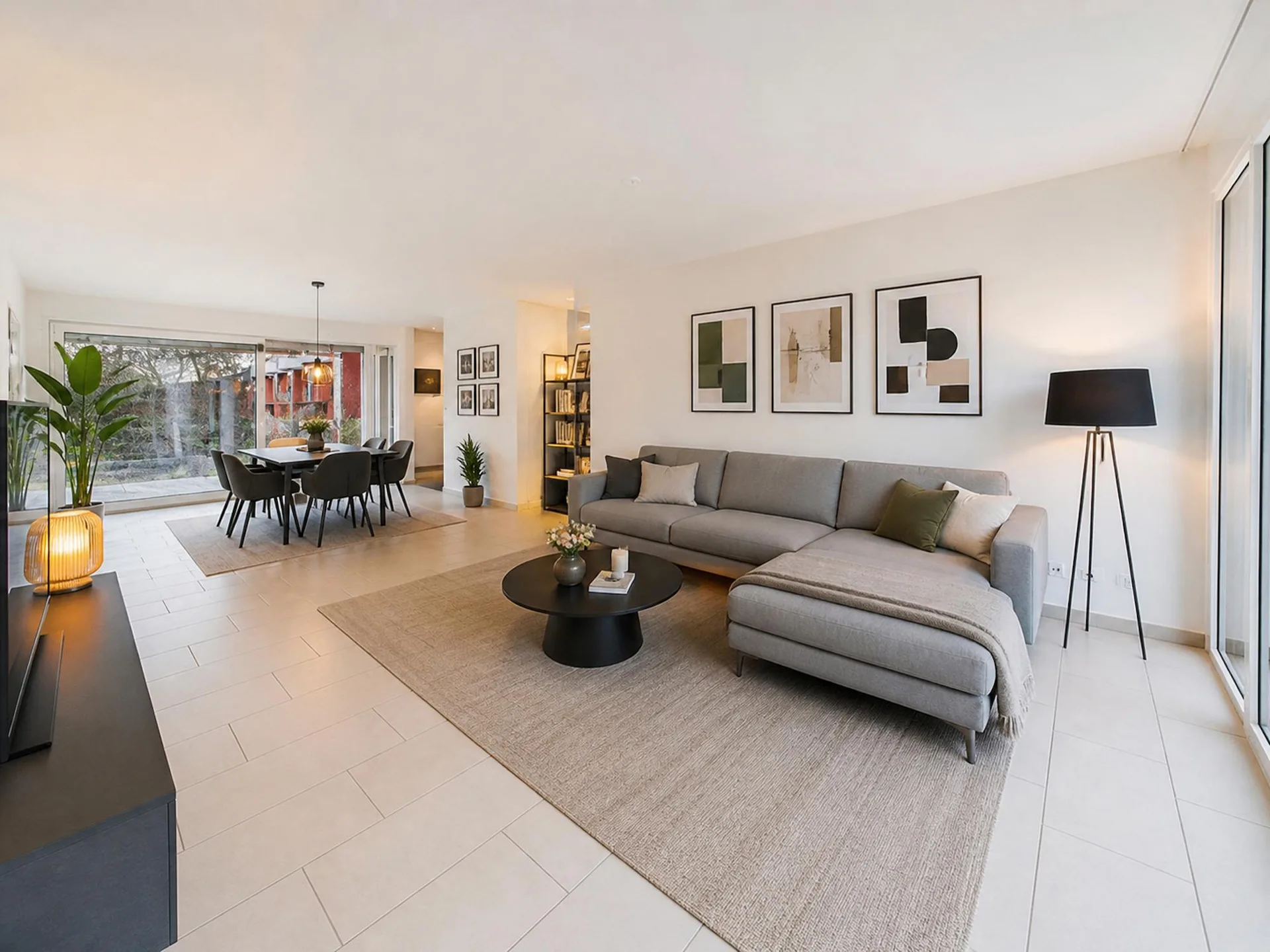 Elegantes Apartment mit 4.5 Zimmern und Panoramablick sowie Doppelterrasse in Agno