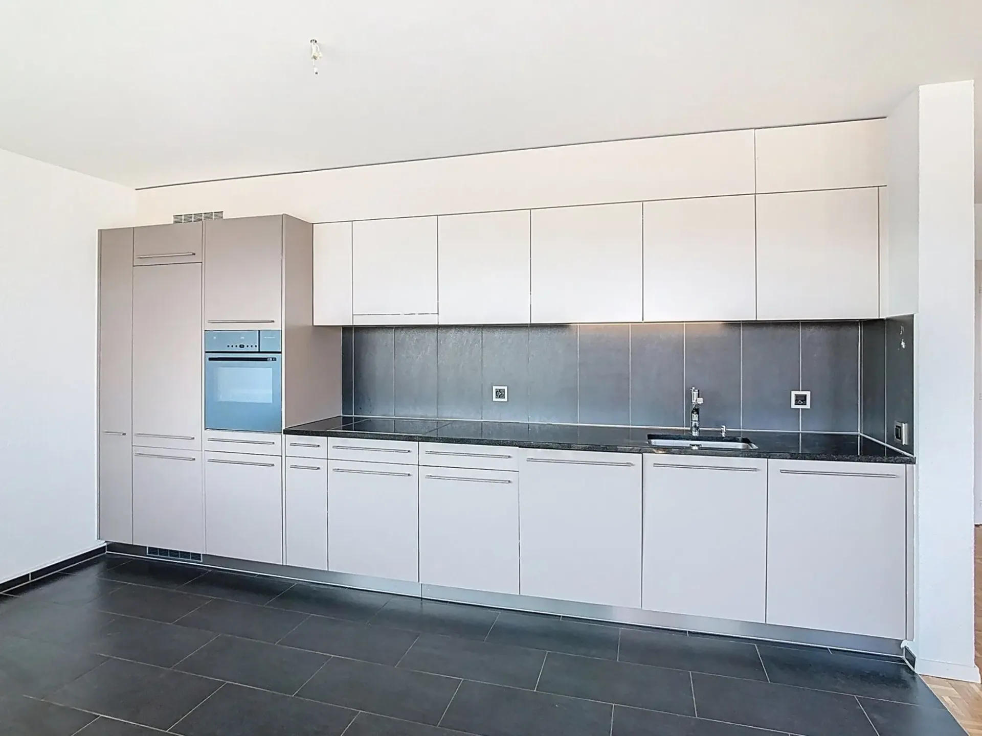 Superbe logement lumineux avec loggia et panorama exceptionnel