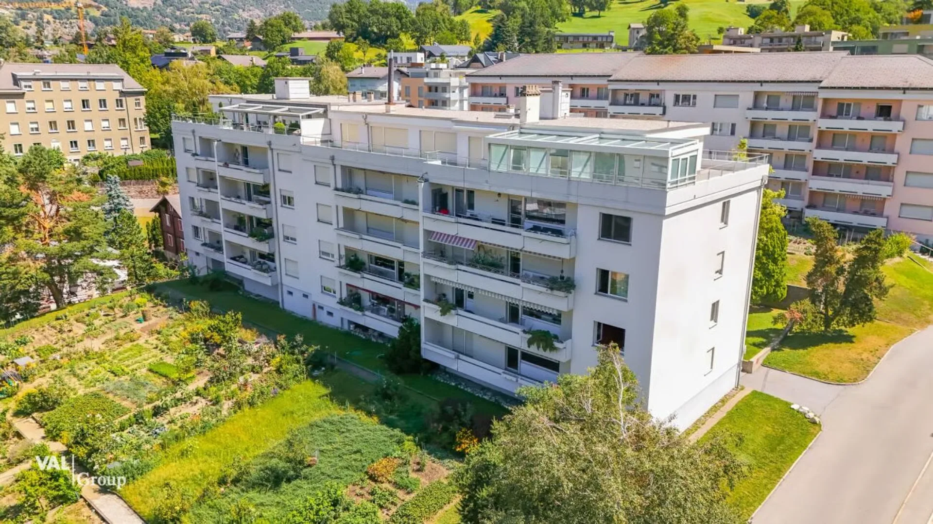 Lichtdurchflutete Wohnung mit Talsicht in familienfreundlichem Quartier