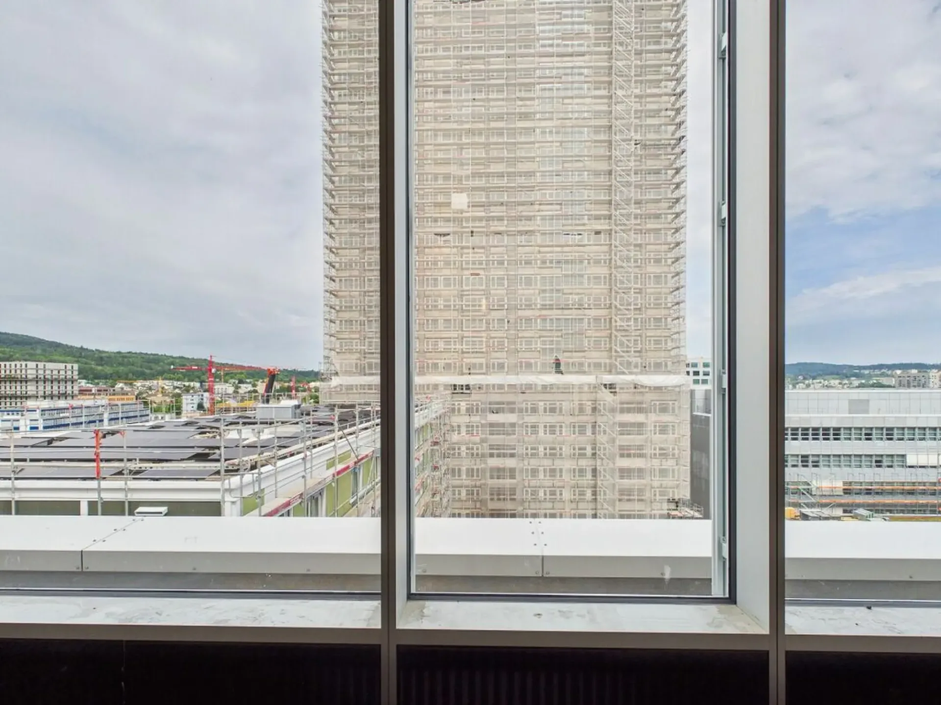 Modernes Büro im MACH - Das neue Geschäftszentrum im Kochquartier in Zürich