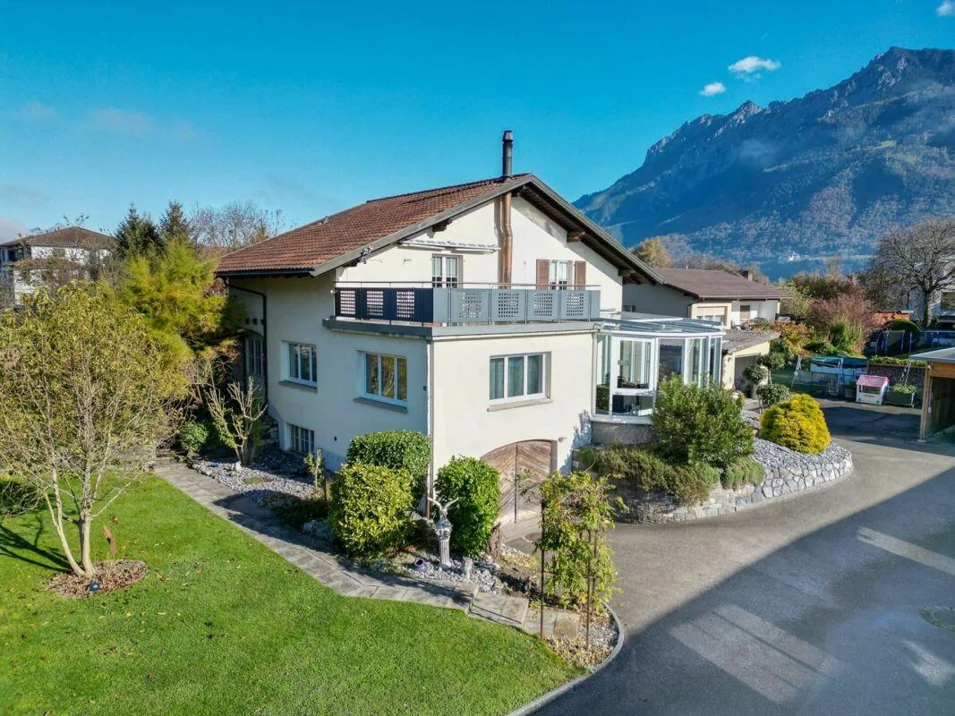 Traumhaftes Einfamilienhaus mit Wintergarten, Fisch-/Schwimmteich u...