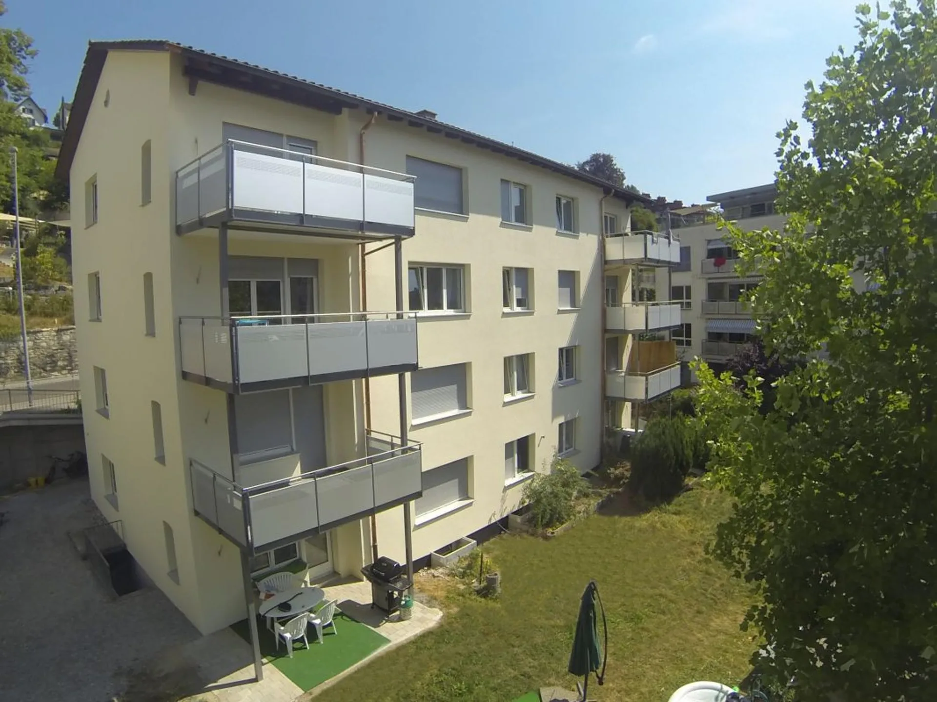 Helle Wohnung nahe Stadt und Rhein