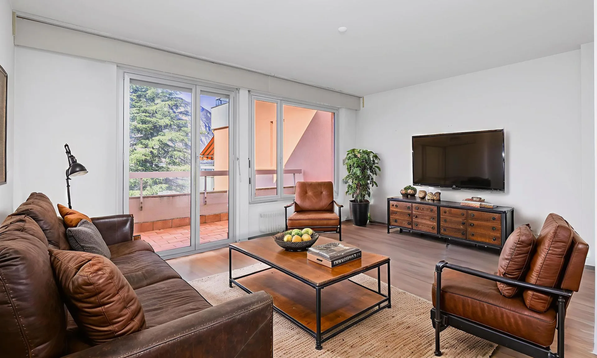 Wohnung 4.5 Zimmer zur Renovierung mit Seeblick in Bissone