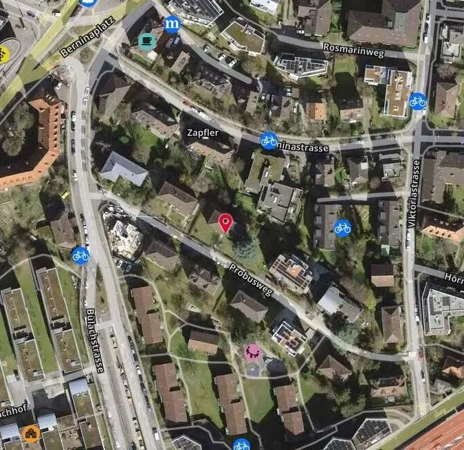 *Mehrfamilienhaus mit Tiefgarage*