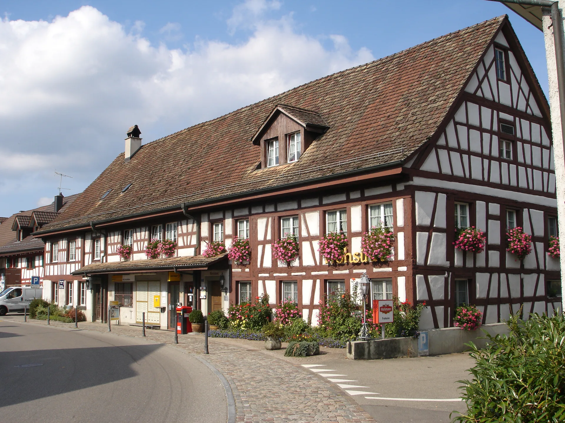 8182 Hochfelden