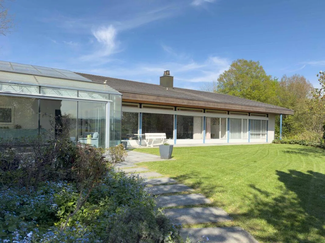 Freistehendes 7-Zimmer-Einfamilienhaus mit luxuriösem Wintergarten,...