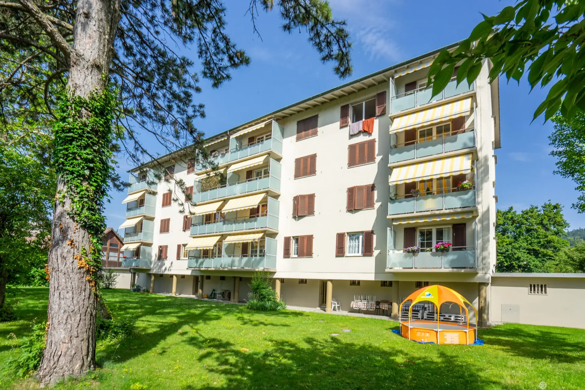 Helle Wohnung mit zwei Balkonen