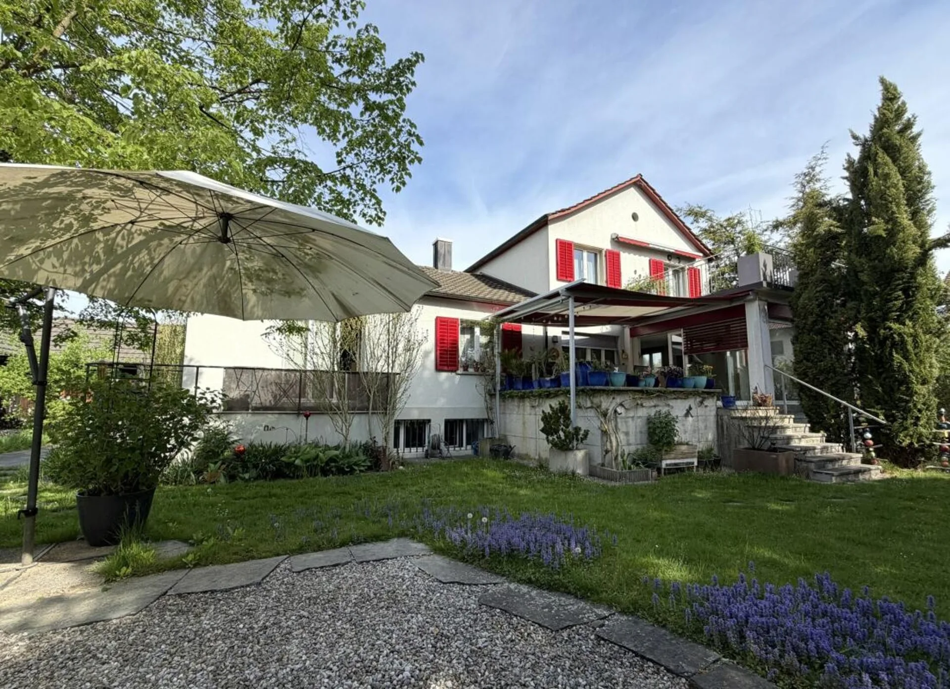 Sehr gepflegtes und renoviertes 6 1/2 Zimmer - Einfamilienhaus zu verkaufen