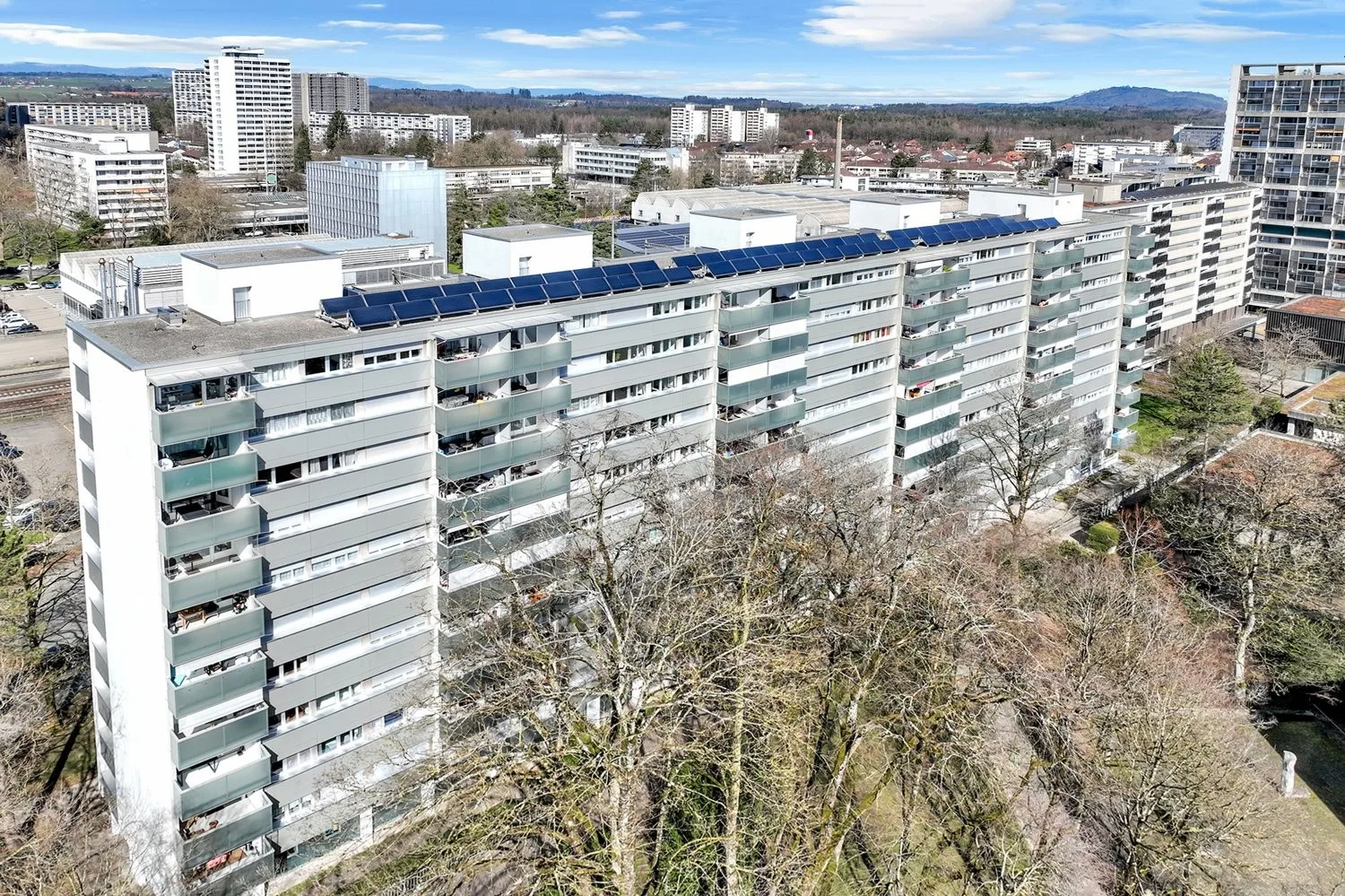 Moderne 4.5 Zimmerwohnung mit Loggia am Bahnhof Bümpliz Nord