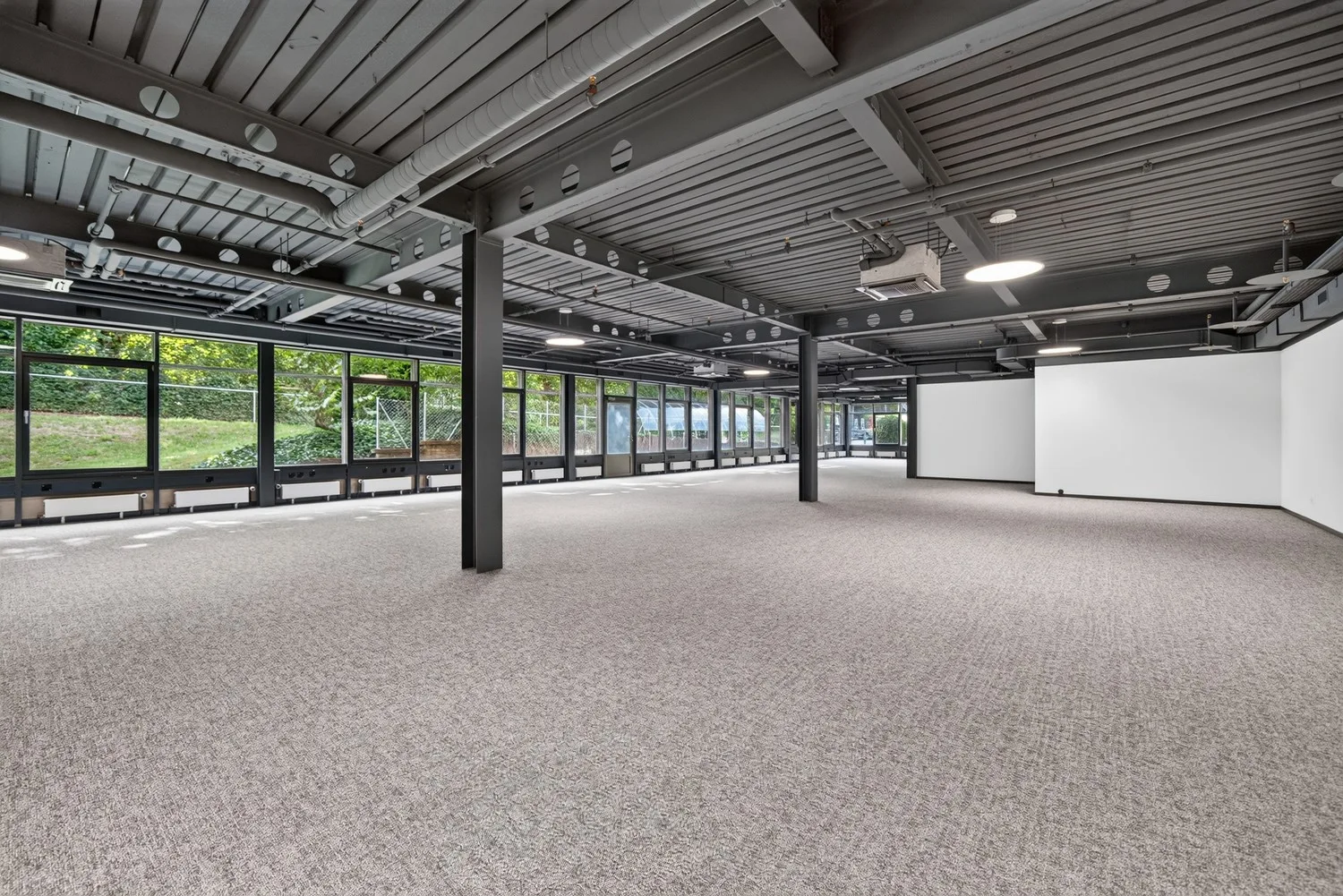 Bureaux rénovés à louer à Saint-Sulpice