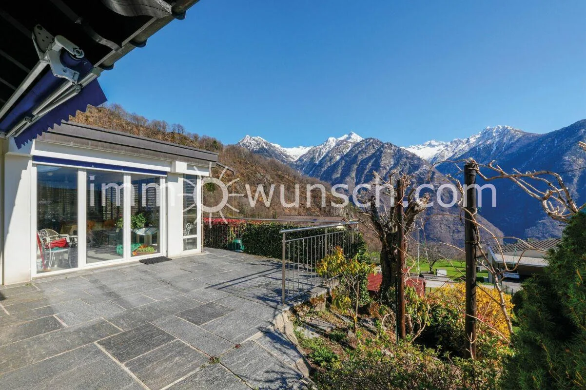 Zweigenerationen-Haus, mit Baureserve, 4 ½ Zi. Wg. im OG und 2 ½ Zi...