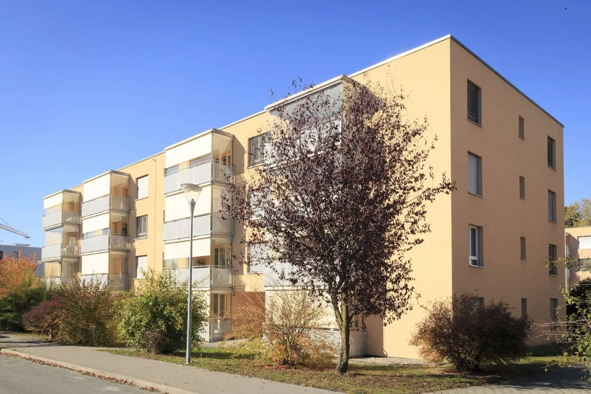 Wohnung mit 4.5 Zimmern im 2. Stock
