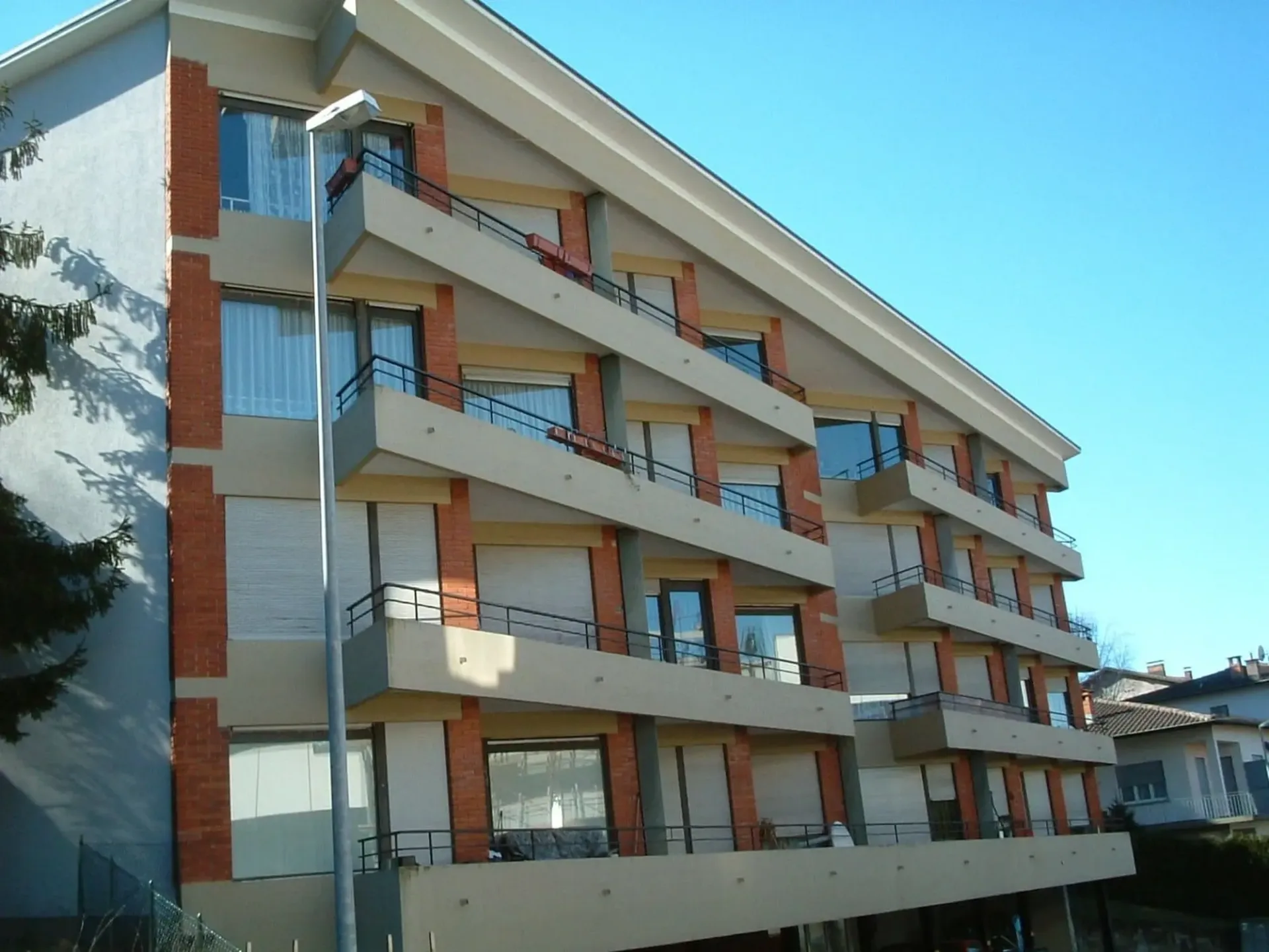 PARADISO - AFFITTASI APPARTAMENTO DI 2.5 LOCALI