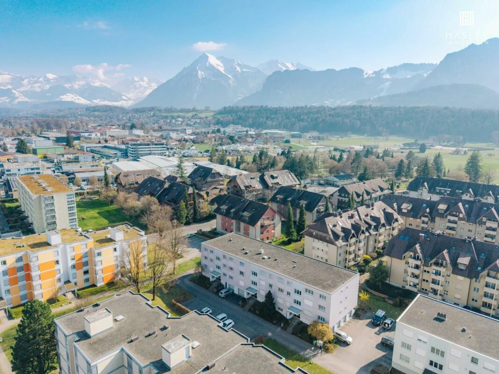 4½- (3½-) room apartment in lake and town proximity