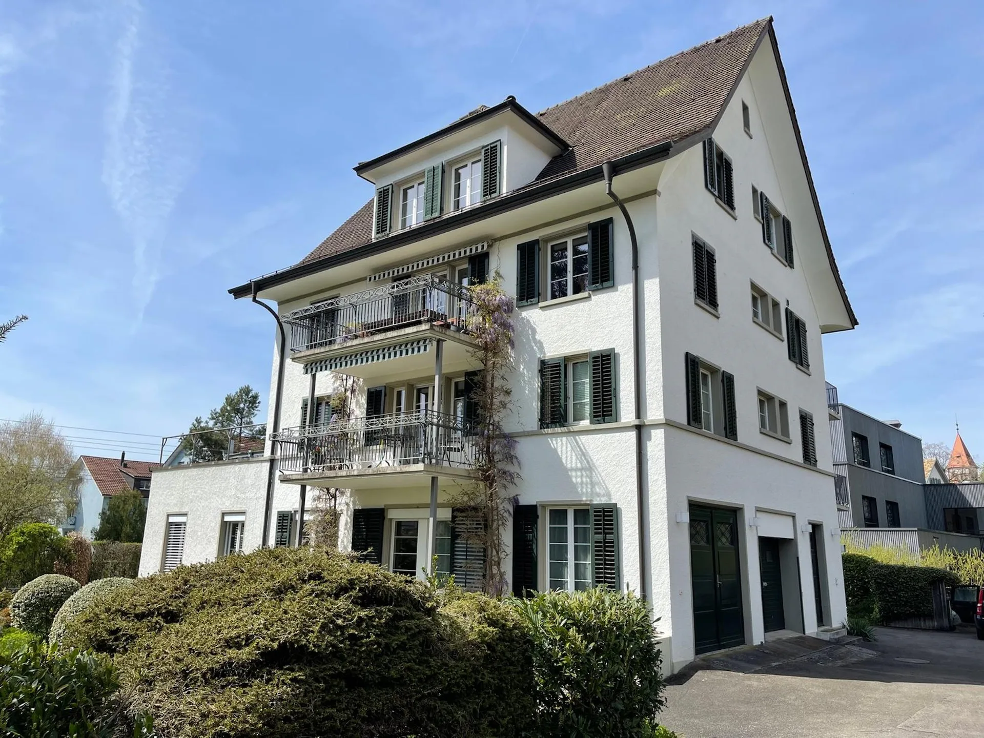 Schöne 5-Zimmer-Wohnung mit zwei Balkonen