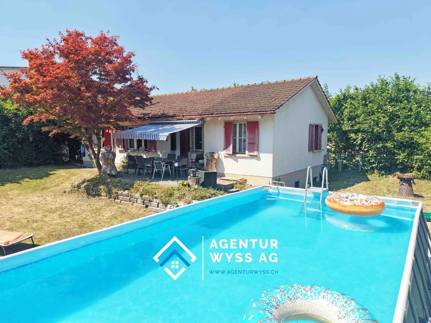 Einfamilienhaus mit grossem Grundstück und Potenzial