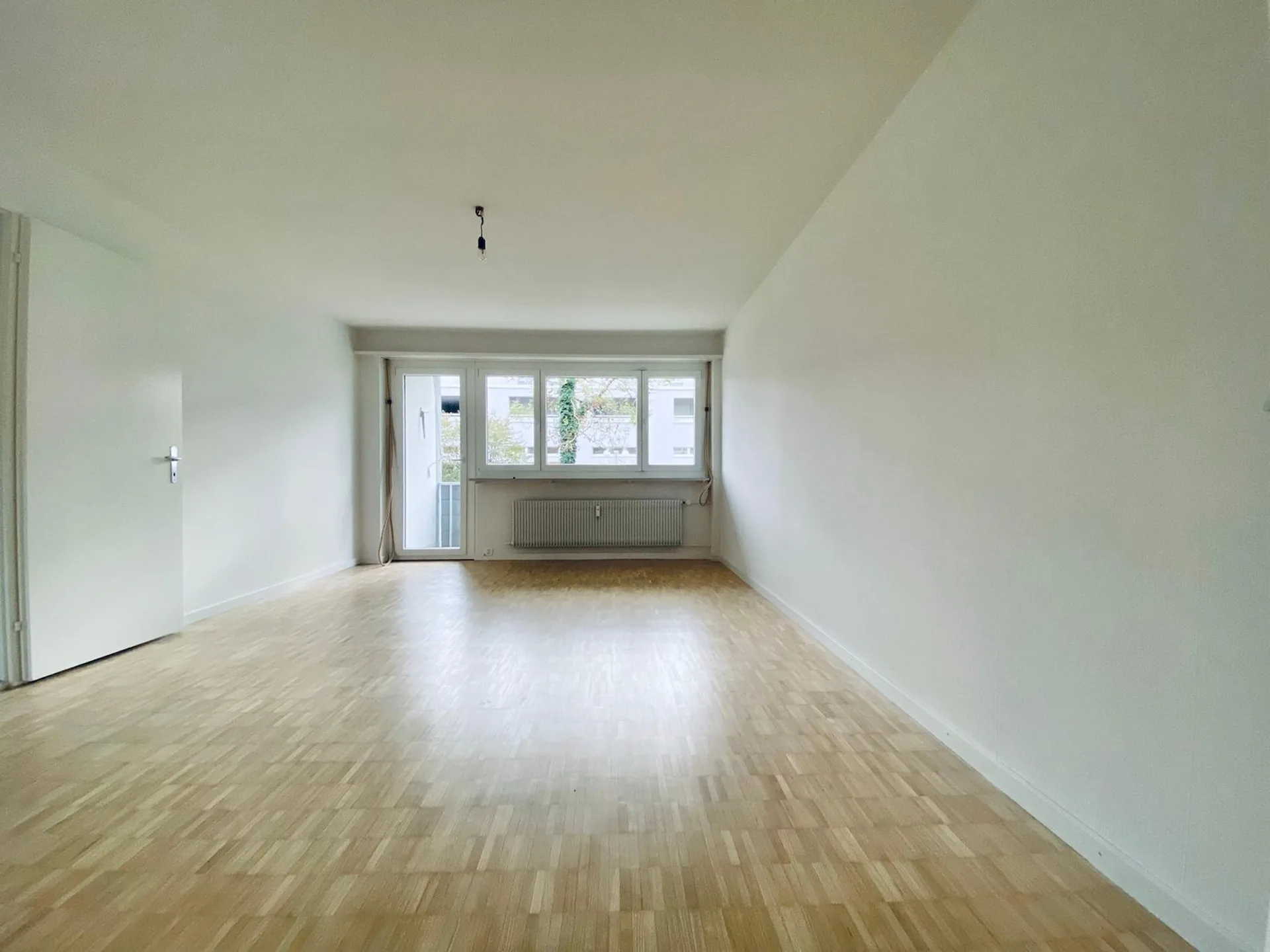 Helle 3-Zimmer-Wohnung mit Balkon beim Bahnhof-Bonstetten