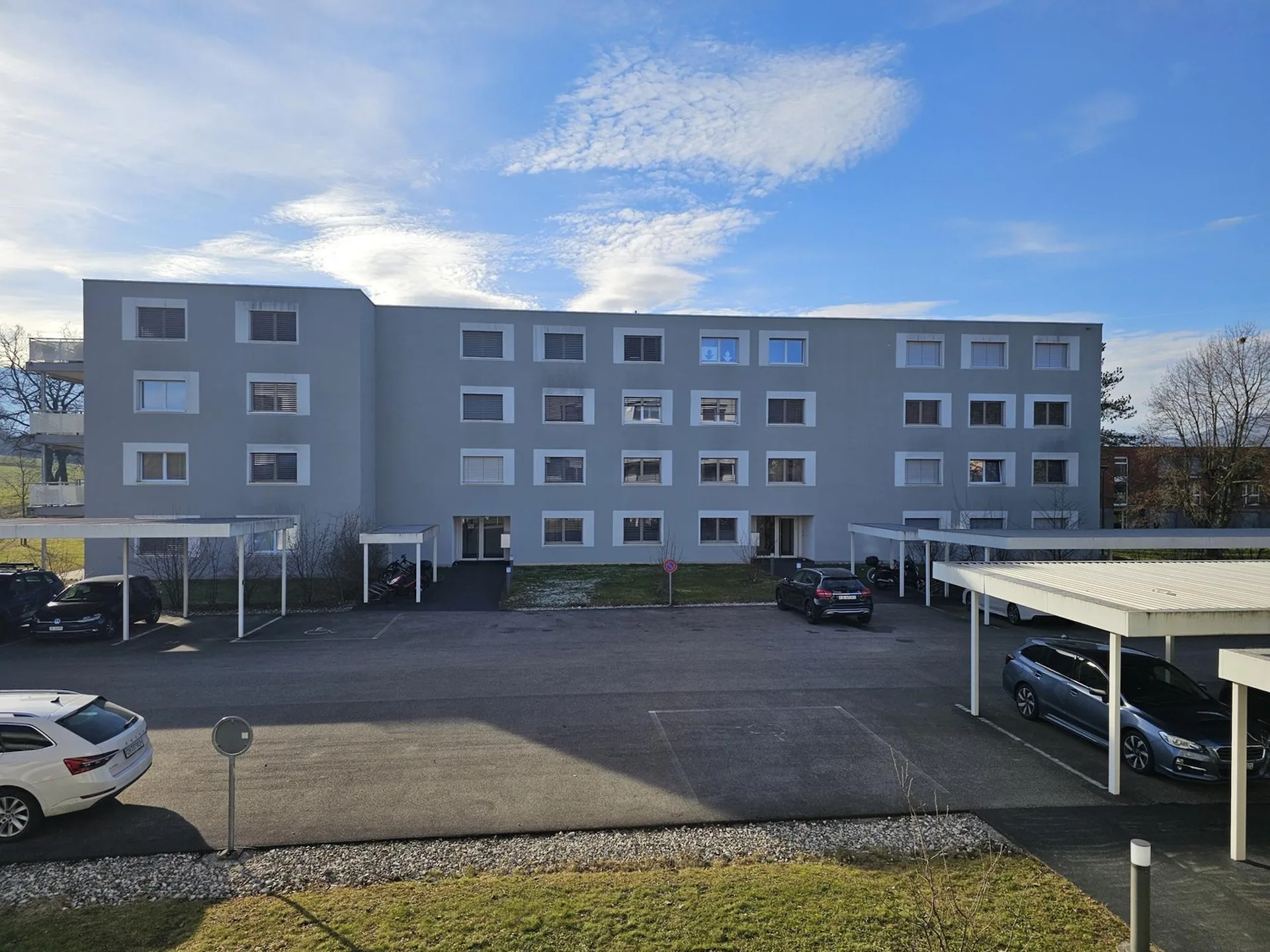 Grand appartement moderne avec balcon de 4,5 pièces