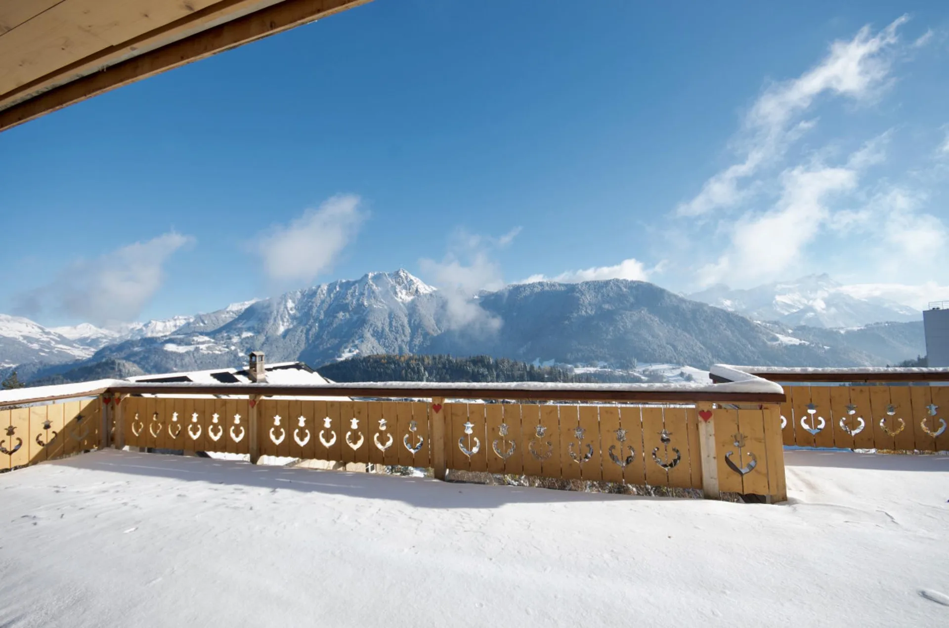 3,5 pièces | Rez-de-chaussée | ~122 m² | Terrasse & Jardin | Vue panoramique