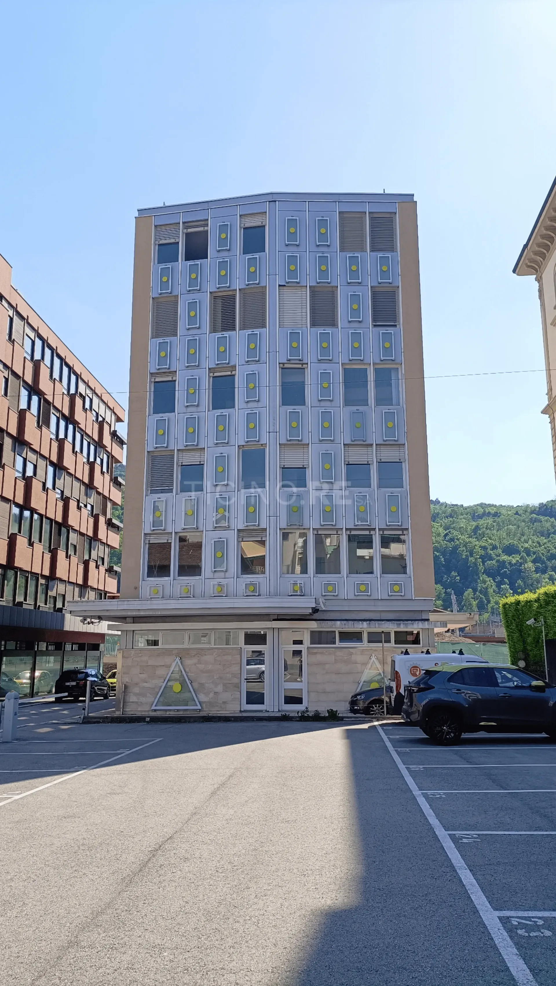 OPPORTUNITÀ D'INVESTIMENTO a Chiasso – Edificio commerciale