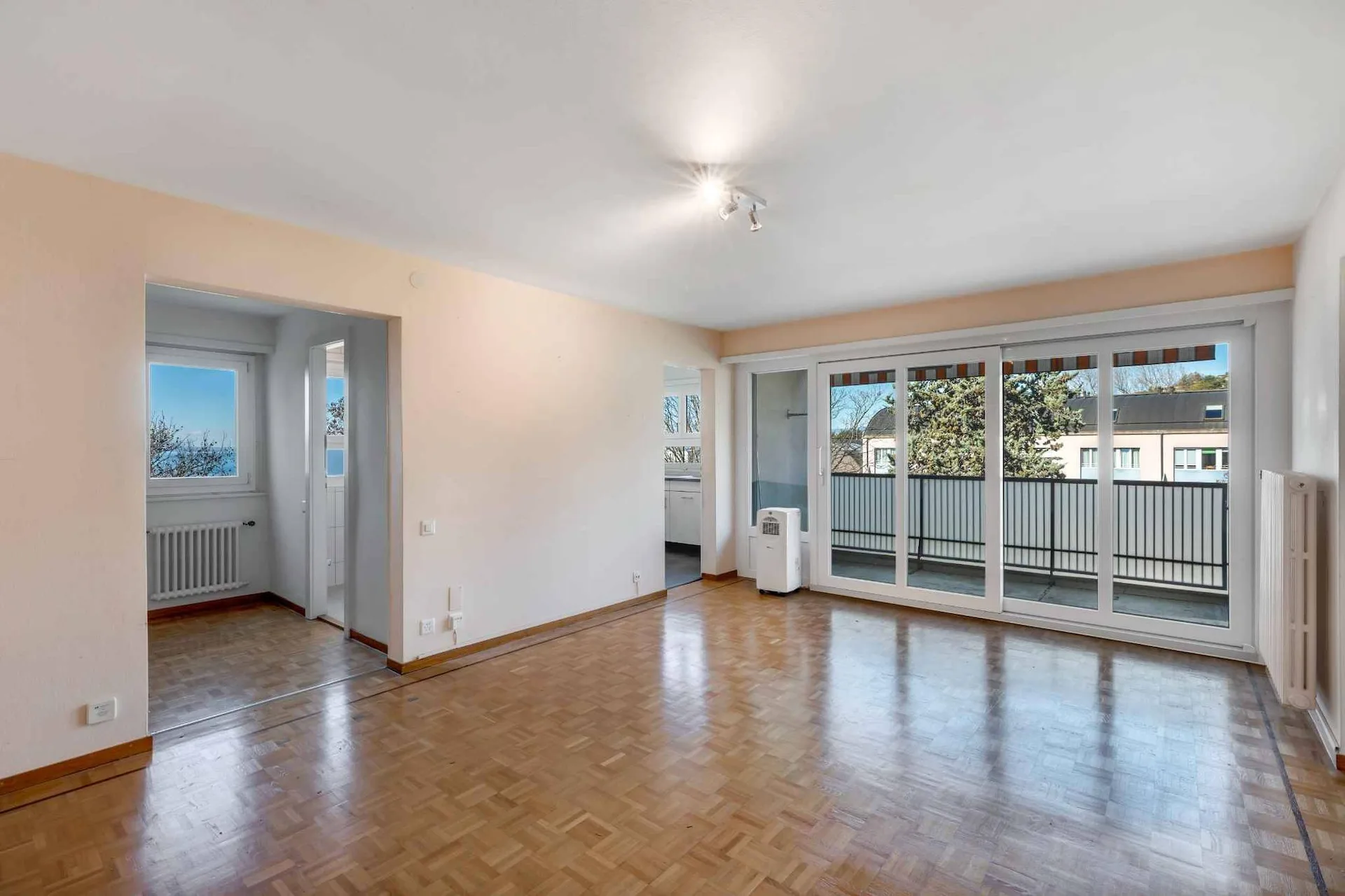 In der Nähe von allem, 3,5 Zimmer mit geräumigem Wohnzimmer