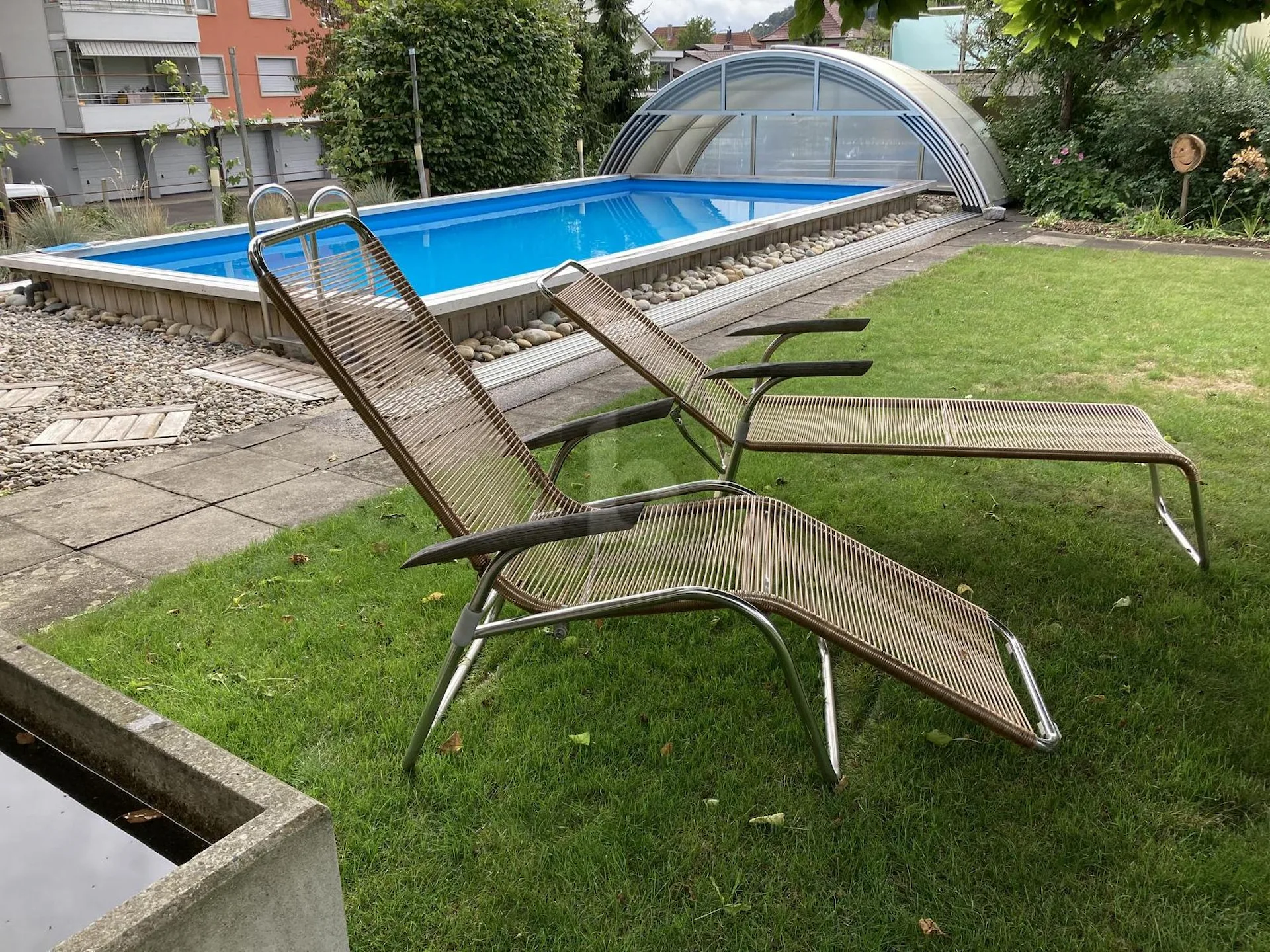 GROSSZÜGIG, LICHTDURCHFLUTET MIT EIGENEM POOL