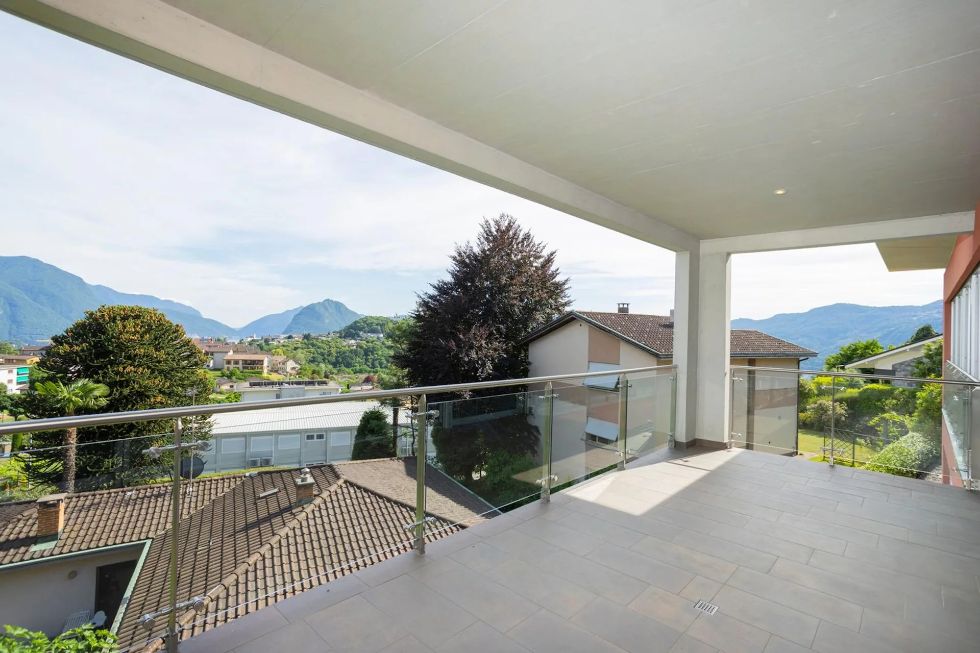 Appartamento 5.5 locali con terrazzo a Comano
