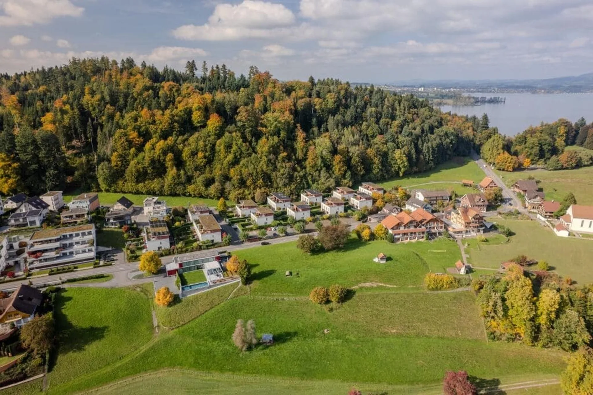 Middle house in the tax-friendly canton of Zug