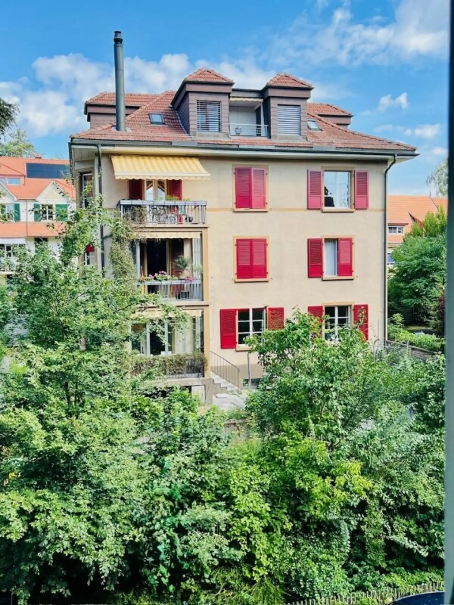 2 1/2-Zimmer-Dachwohnung mit schöner Aussicht