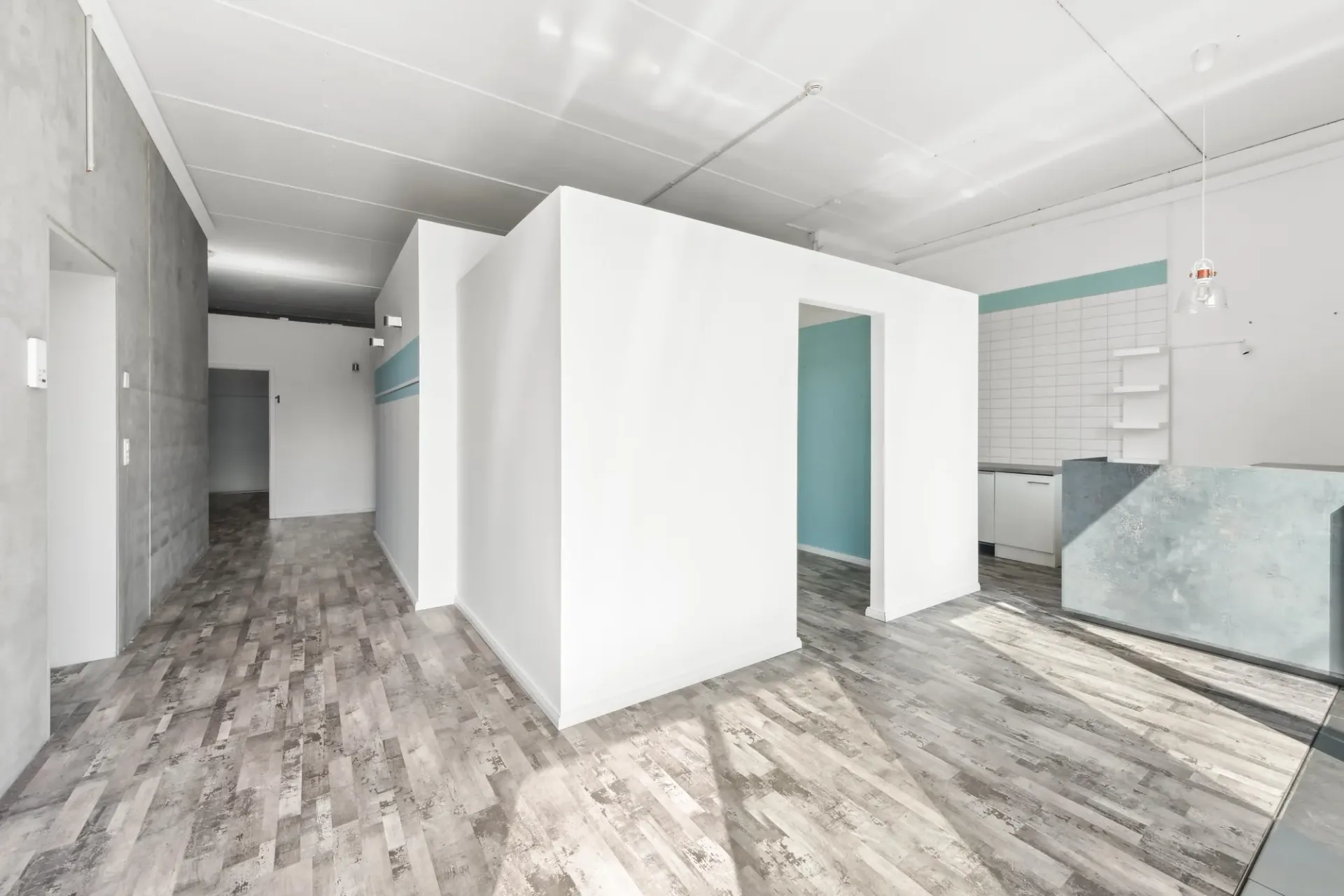 ausgebaute Gewerbefläche / Büro per sofort