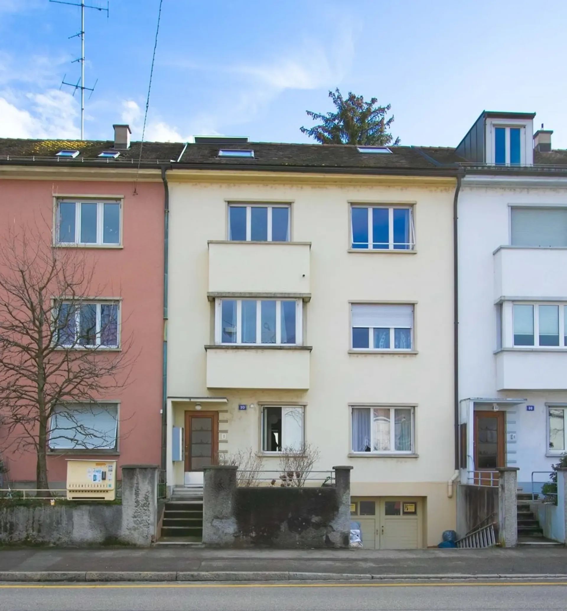 Dachwohnung nahe Stadtzentrum und Rhein