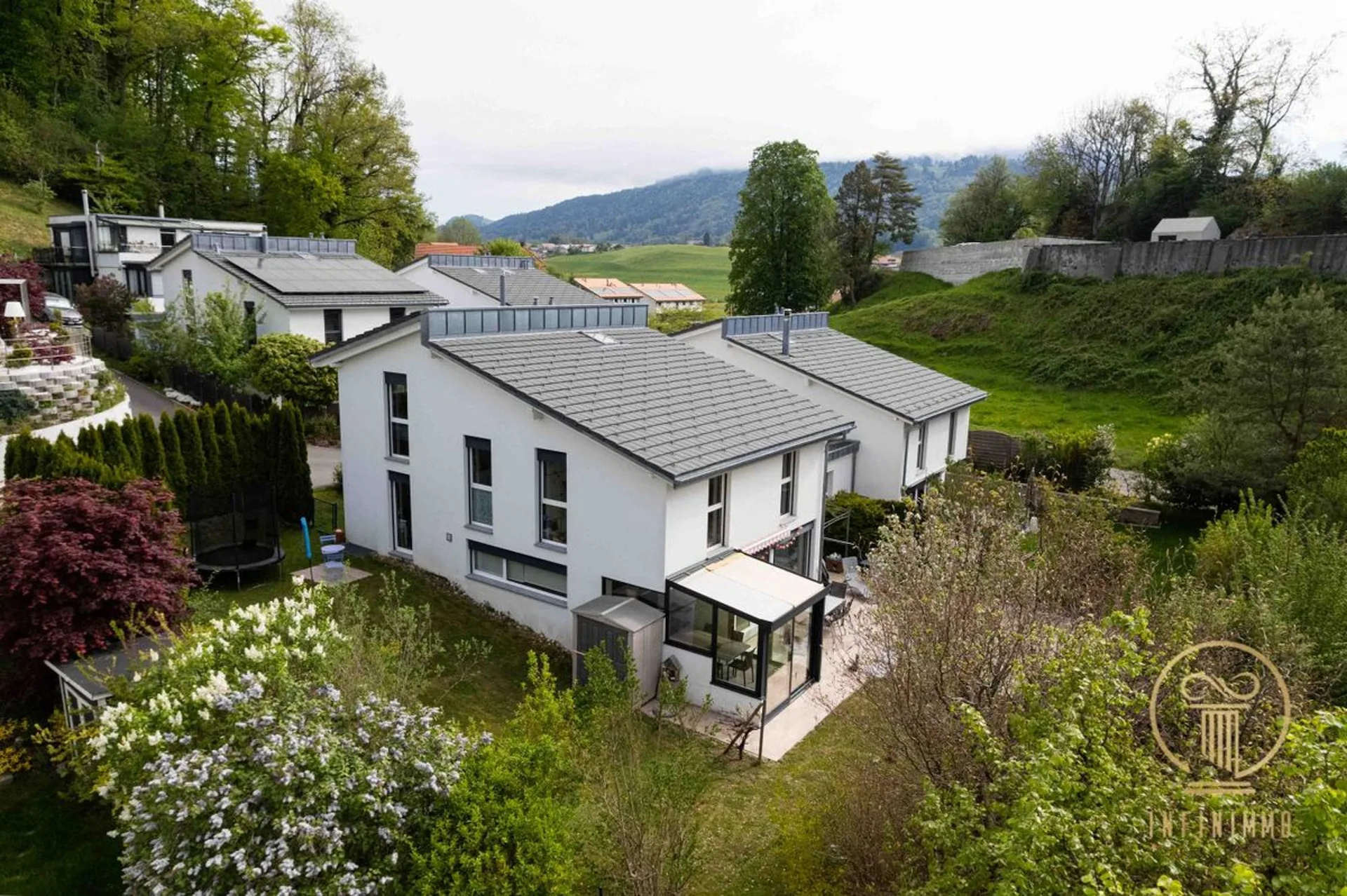 Exklusivität! CHATEL-ST-DENIS, seltenes Objekt. Prächtige Doppelhaushälfte mit 5,5 Zimmern, verbunden durch die Garage.
