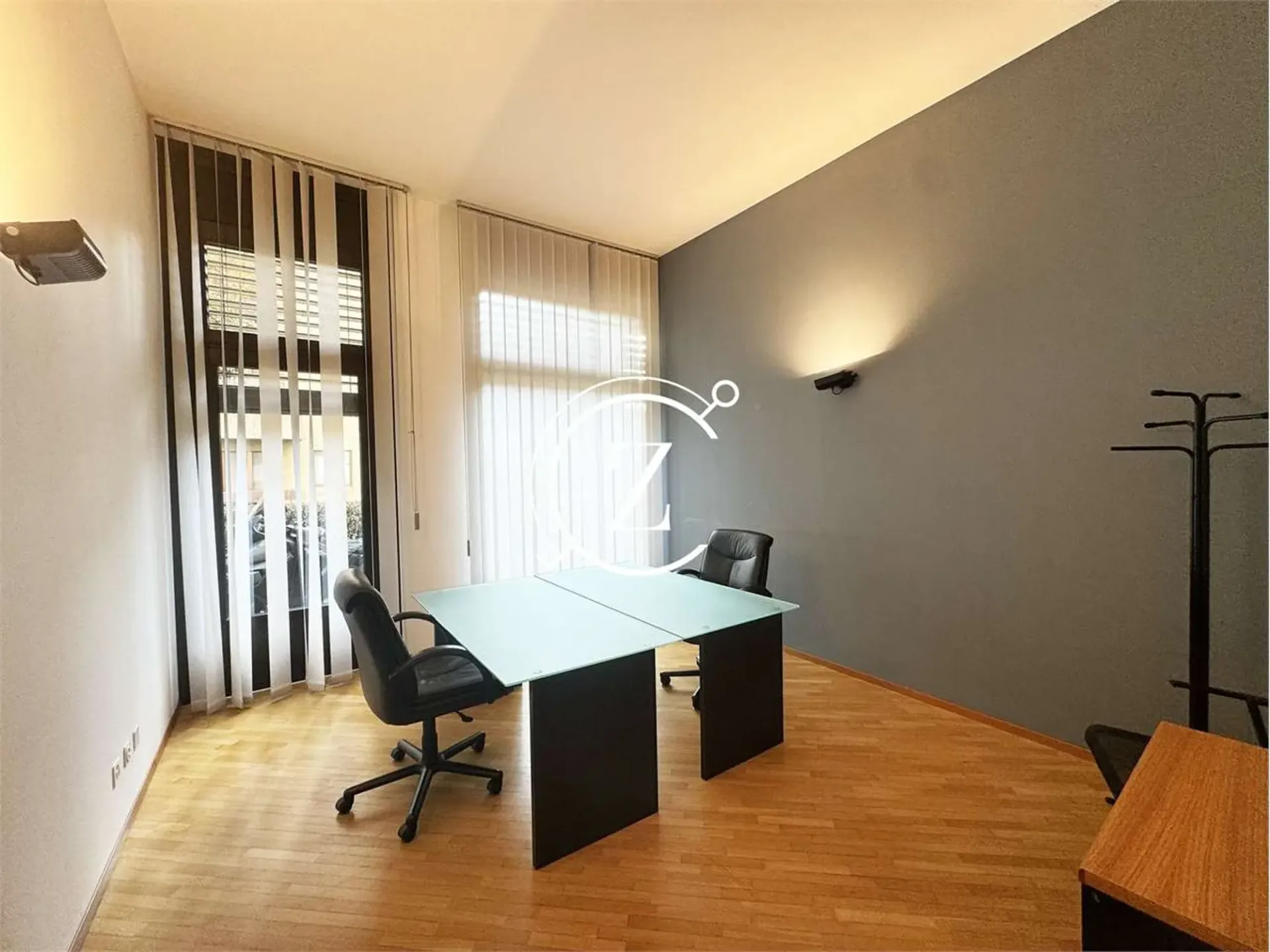Büro mit Schaufenster Lugano eingerichtet, Nebenkosten inklusive